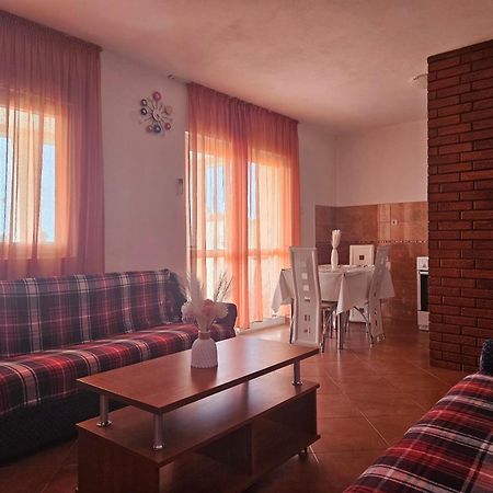 Apartmani Vujicic 巴尔 外观 照片