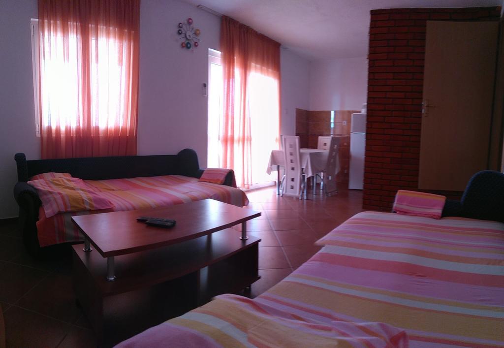 Apartmani Vujicic 巴尔 外观 照片
